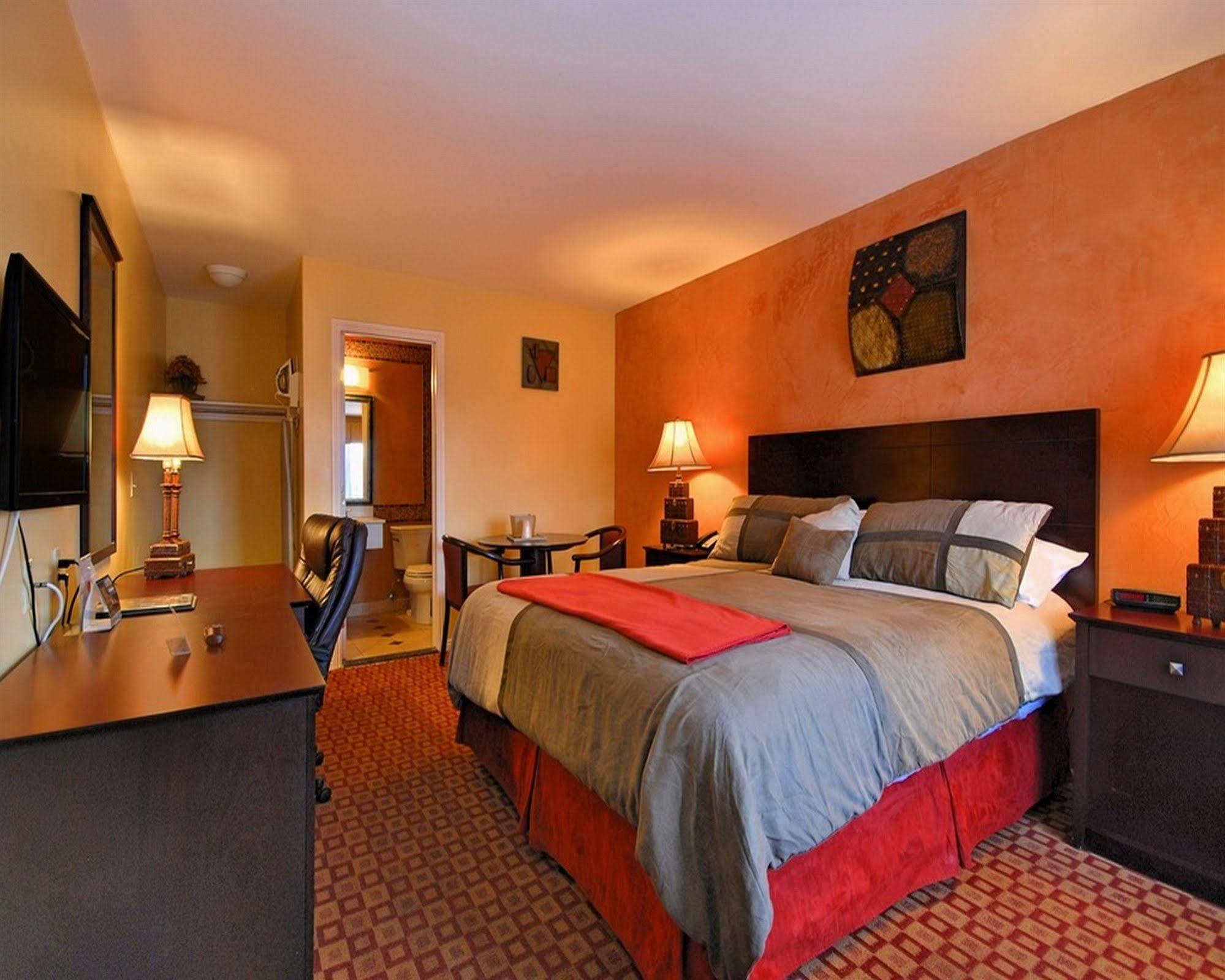 Santa Clarita Motel - Near Six Flags Magic Mountain - Valencia Room photo
